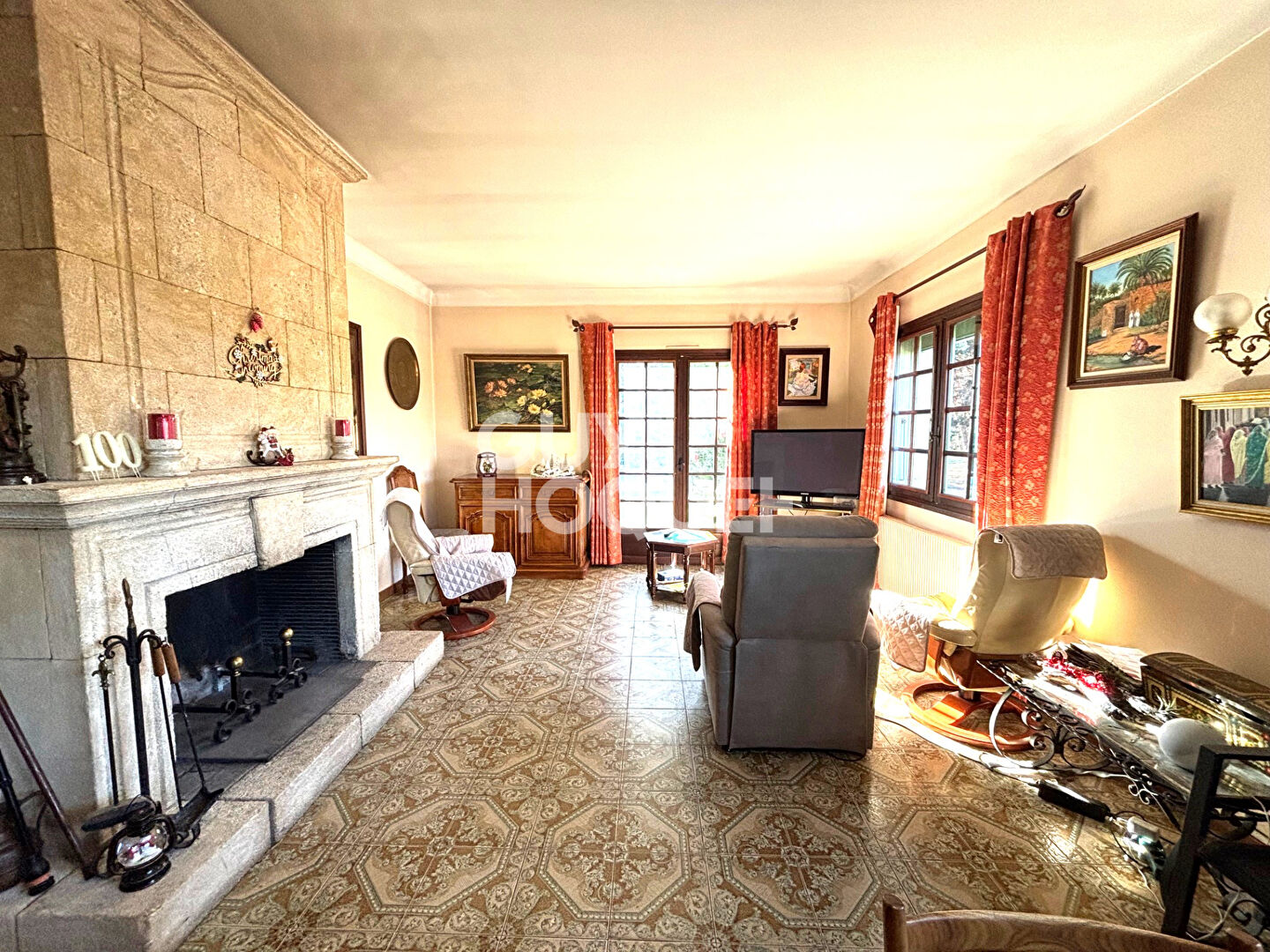 THEZA, MAISON 4 FACES, 5 CHAMBRES, GARAGE, JARDIN, PISCINE