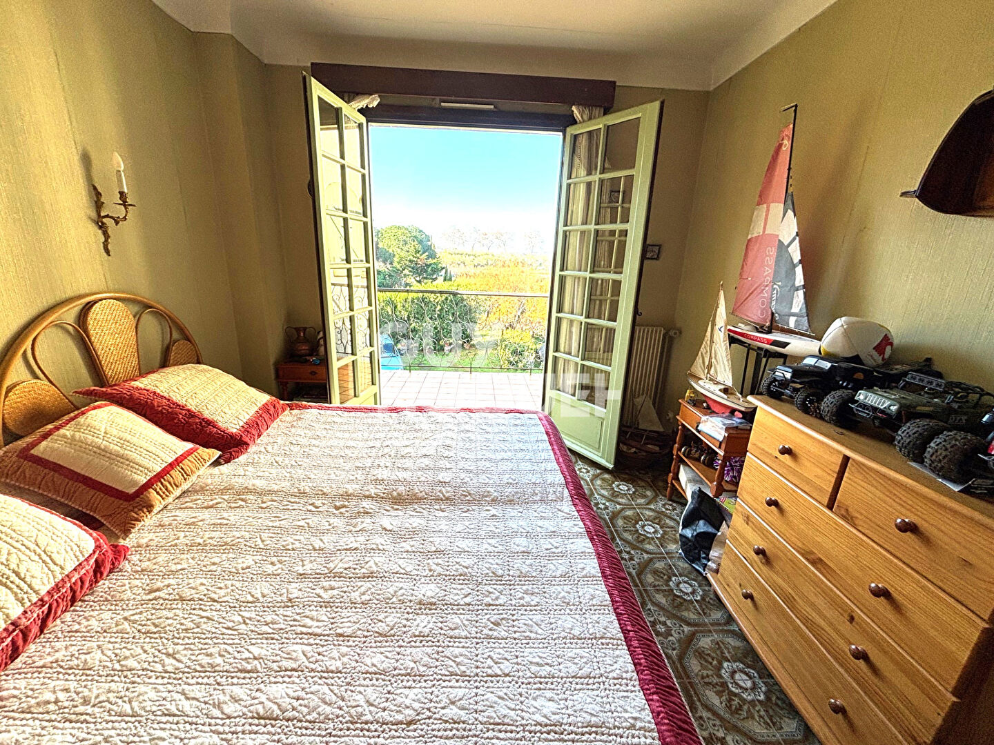 THEZA, MAISON 4 FACES, 5 CHAMBRES, GARAGE, JARDIN, PISCINE