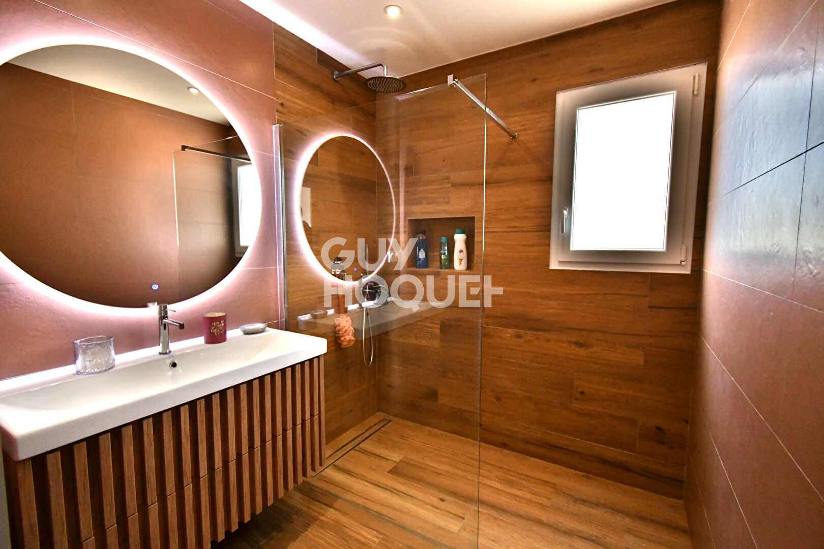 PONTEILLA, maison 4 faces, 4 chambres, garage et jardin