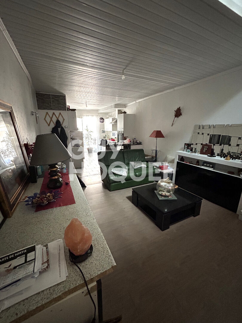 VENTE : TROUILLAS Maison de village R+2, 5 pièces avec garage