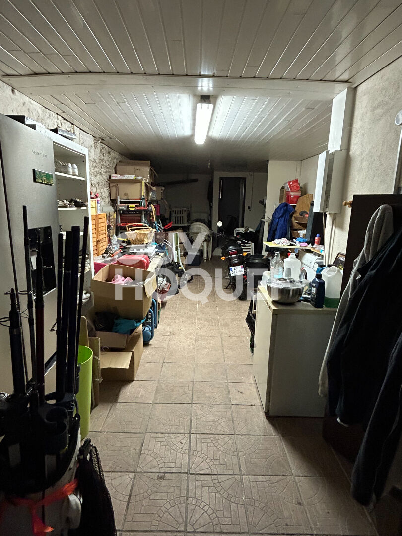 VENTE : TROUILLAS Maison de village R+2, 5 pièces avec garage