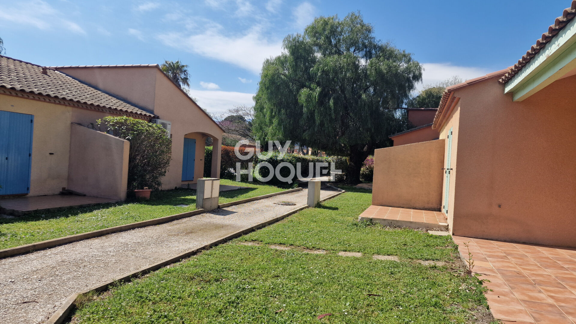 ARGELES SUR MER Dans résidence de vacances, maison de plain pied meublée, 3 pièces.