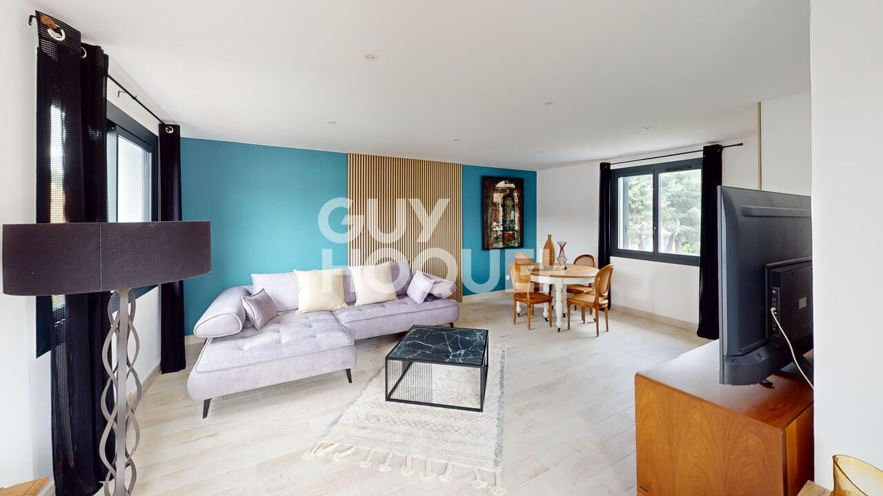 Saint Cyprien maison divisée en 2 appartements, 5 pièces, garage, jardin et piscine composé de deux habitations.