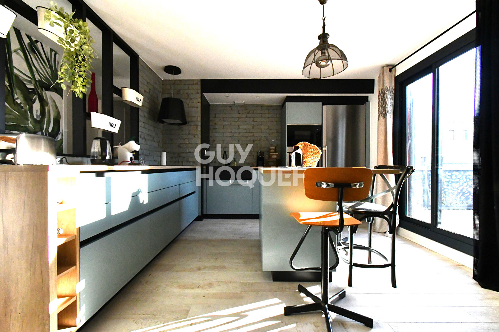 Saint Cyprien maison divisée en 2 appartements, 5 pièces, garage, jardin et piscine composé de deux habitations.