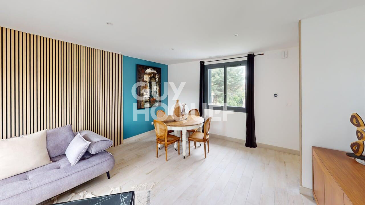 Saint Cyprien maison divisée en 2 appartements, 5 pièces, garage, jardin et piscine composé de deux habitations.