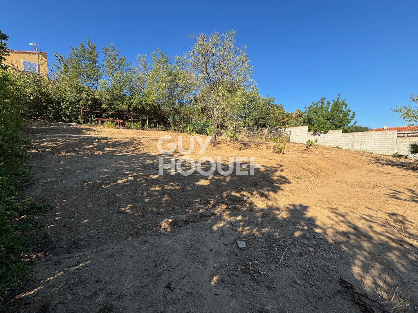 CANOHES Parcelle constructible viabilisée de 675m² - proche centre ville