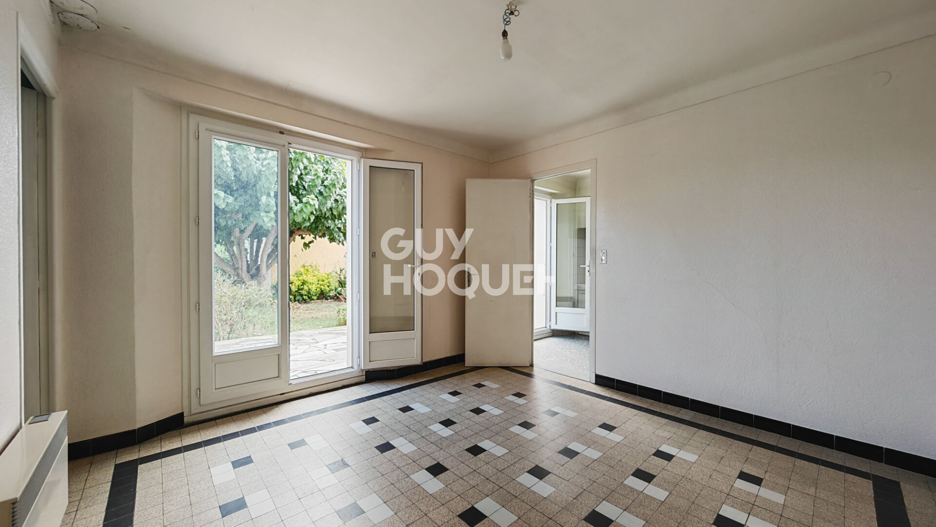 TOULOUGES Maison familiale 4 chambres sur 1075 m² de terrain avec appartement indépendant