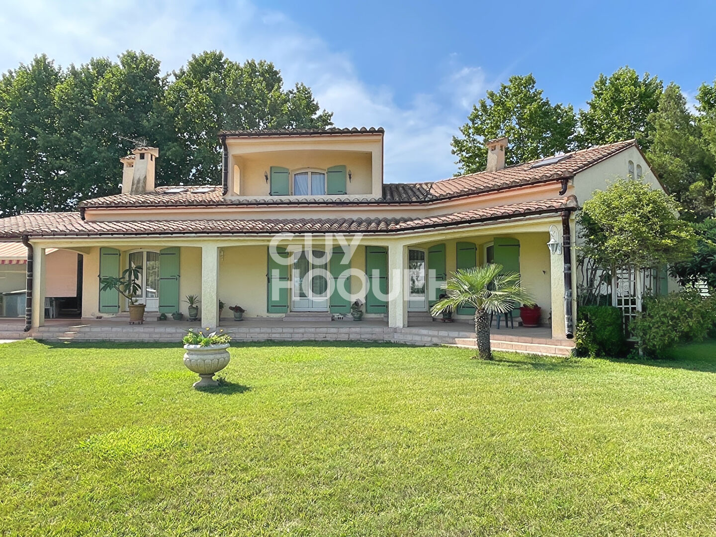 Propriété 4 faces, 200 m² habitables, 6 chambres, double garage, parcelle 1950 m²