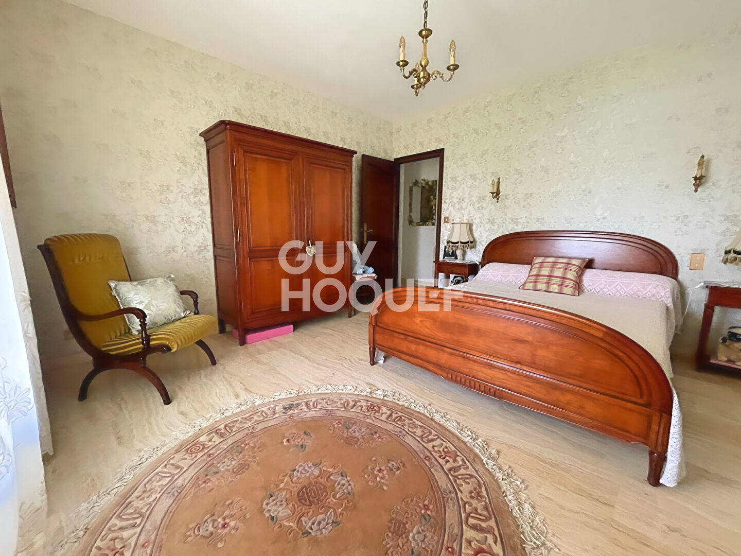 Propriété 4 faces, 200 m² habitables, 6 chambres, double garage, parcelle 1950 m²