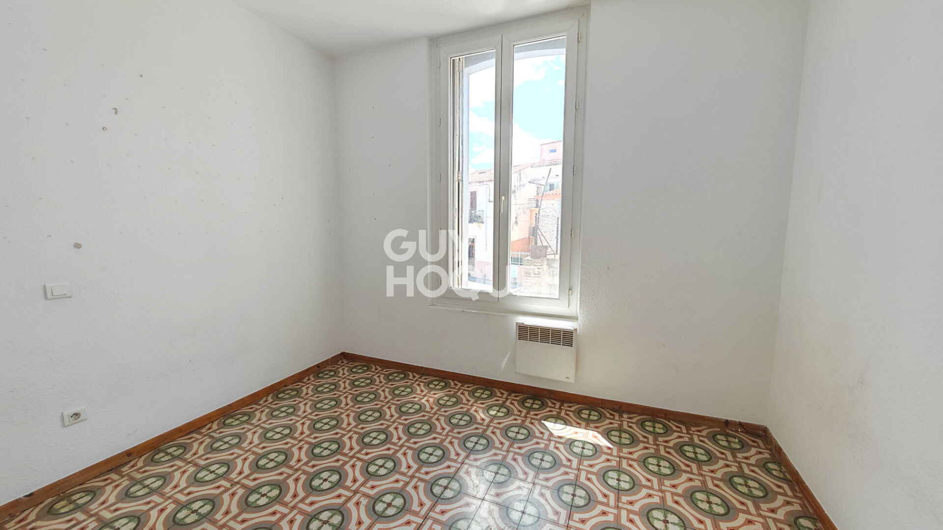 EXCLUSIVITÉ  - A vendre à FOURQUES (66300) BELLE MAISON DE MAITRE à rénover