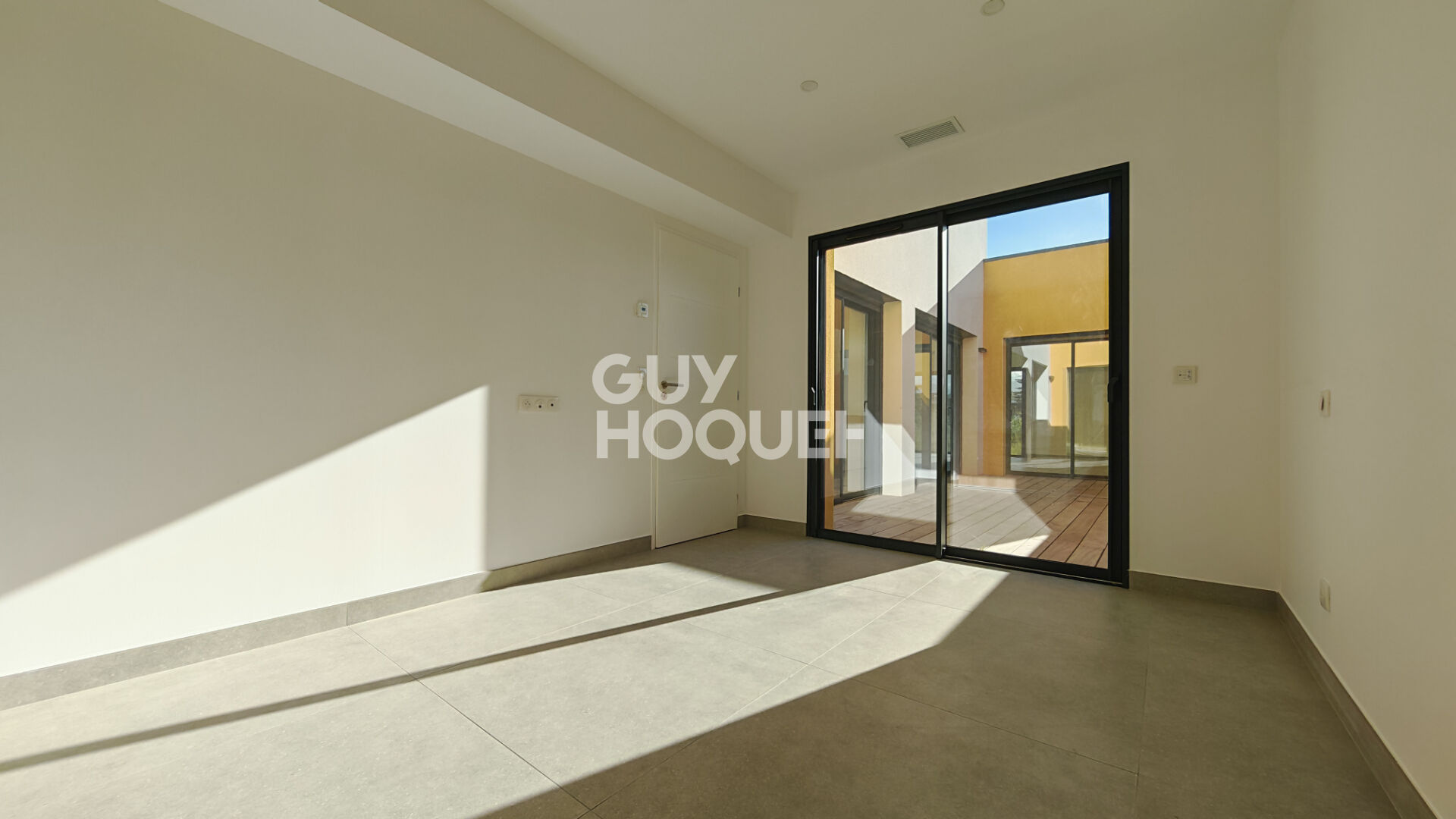 Villa contemporaine NEUVE à Saint-Cyprien 4 pièce(s) 127 m2. Elégance, Confort et Intimité au coeur du résidentiel LE GREEN.