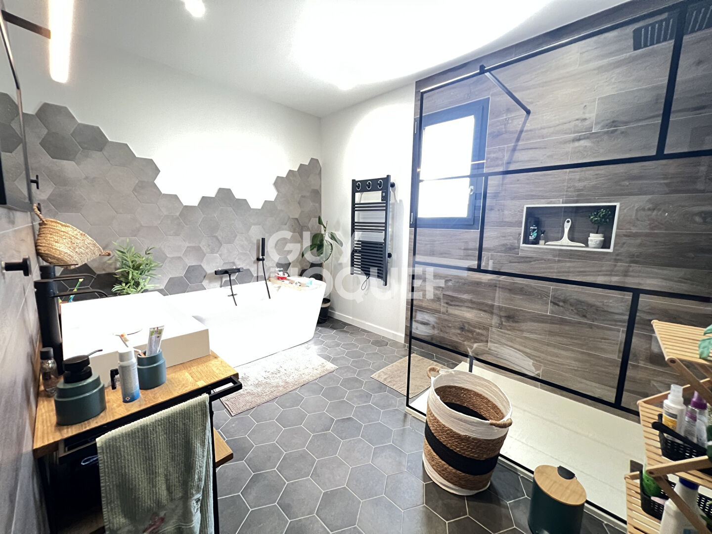 CANOHES, maison 4 faces contemporaine, 5 pièces, garage, piscine SANS VIS A VIS, secteur très recherché