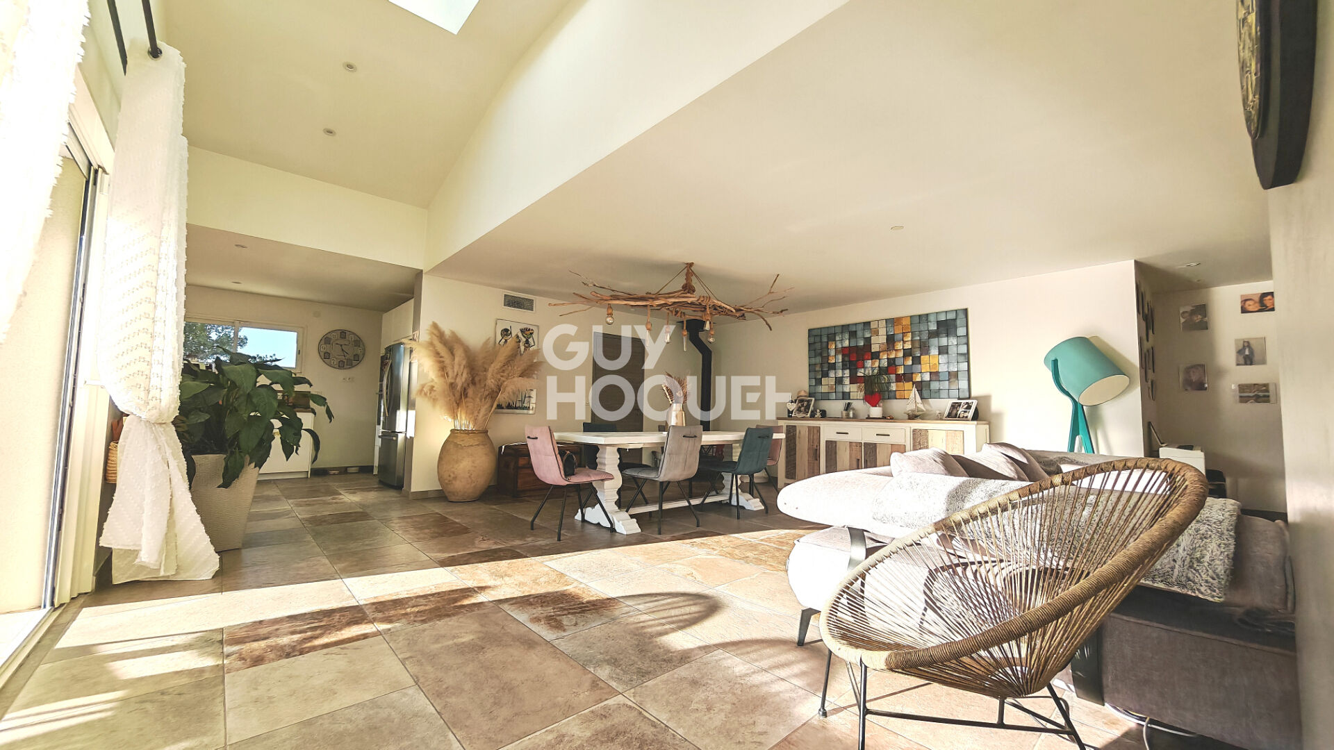 Maison à vendre à Canohès - 5 pièces avec piscine et garage.