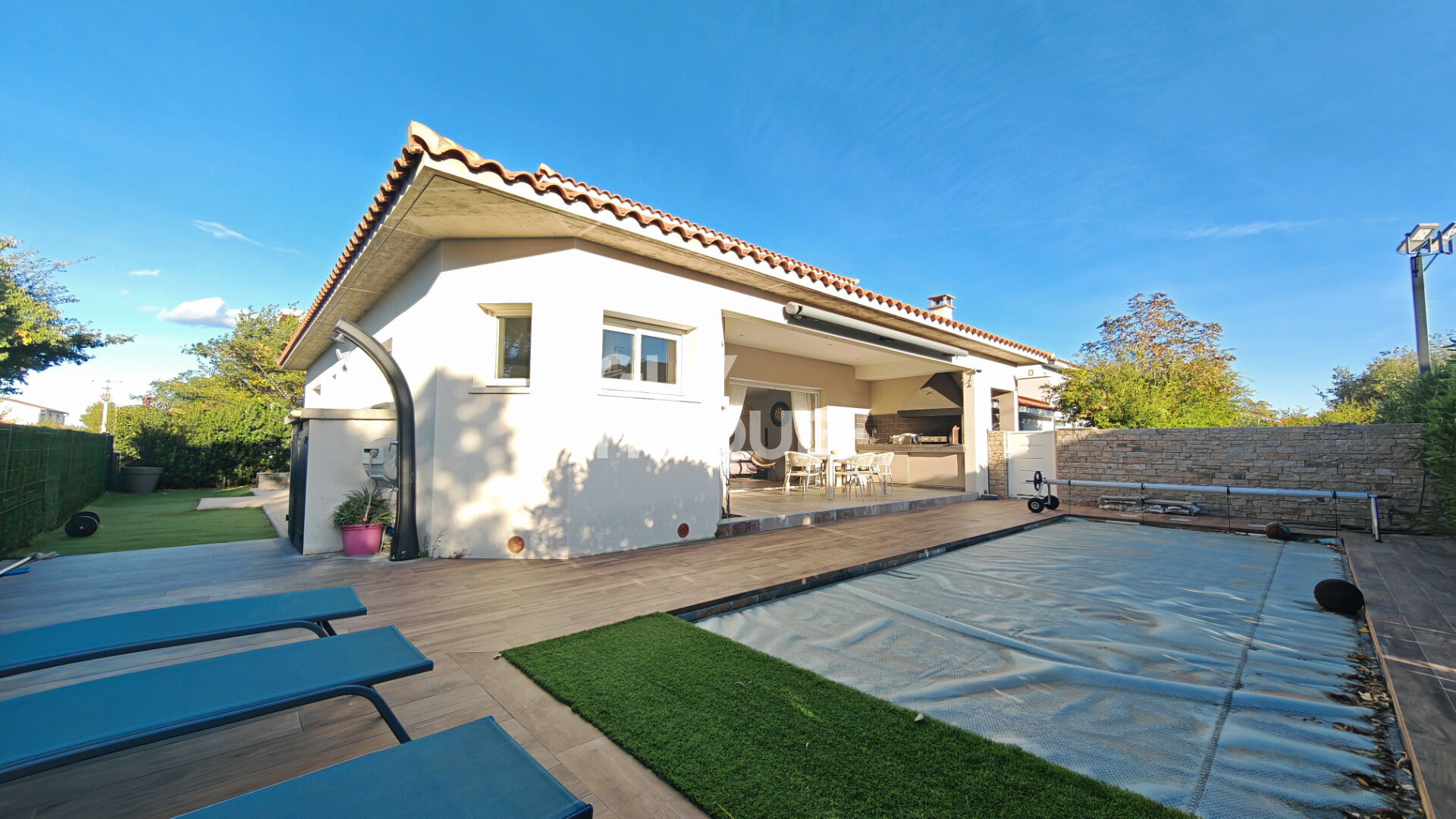 Maison à vendre à Canohès - 5 pièces avec piscine et garage.