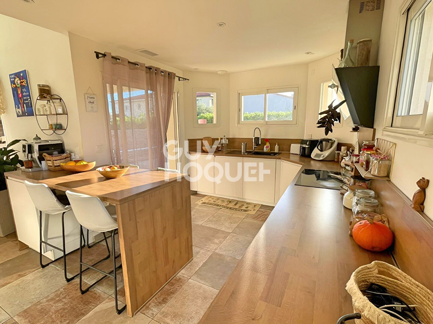 Maison à vendre à Canohès - 5 pièces avec piscine et garage.