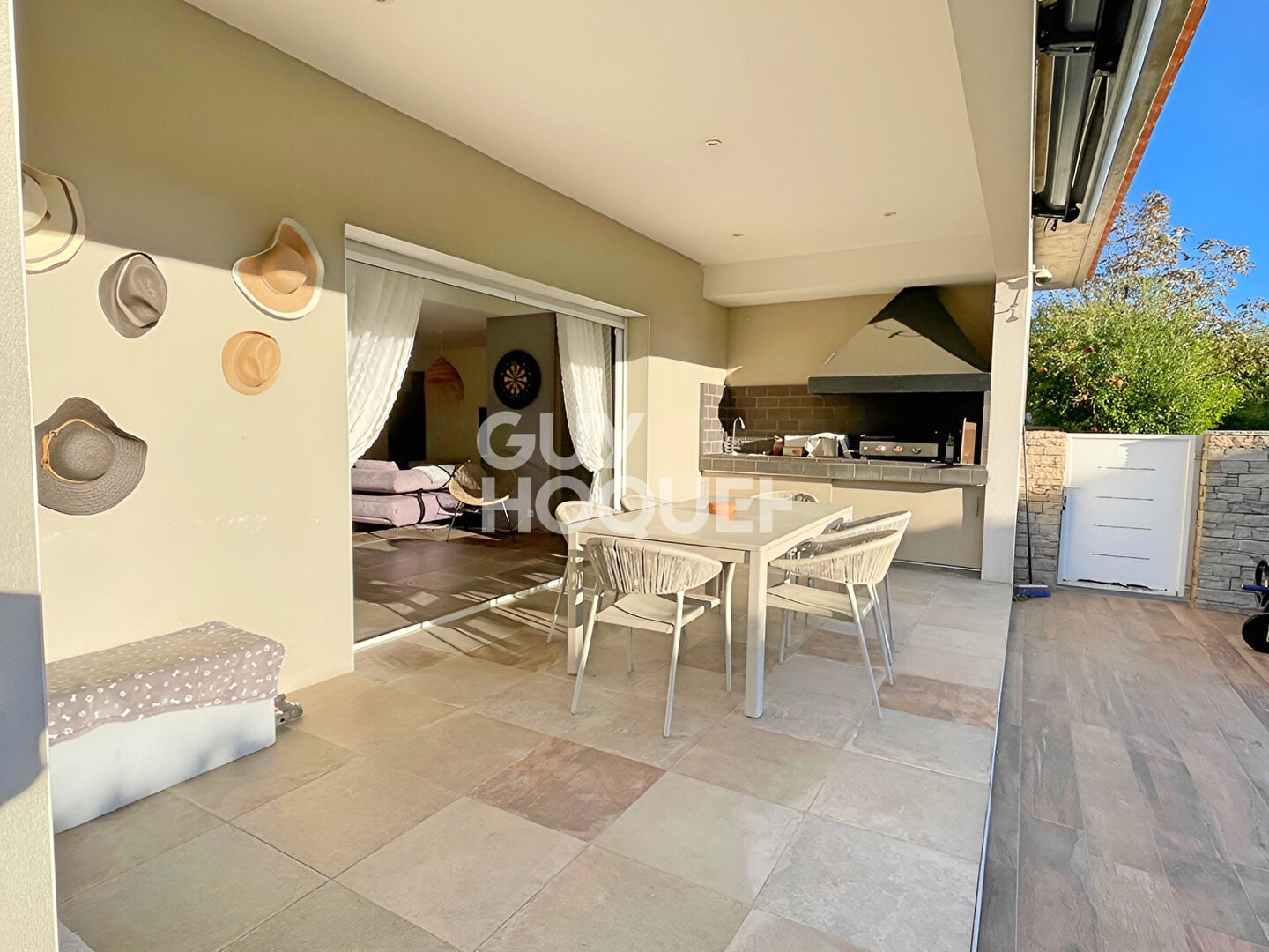 Maison à vendre à Canohès - 5 pièces avec piscine et garage.