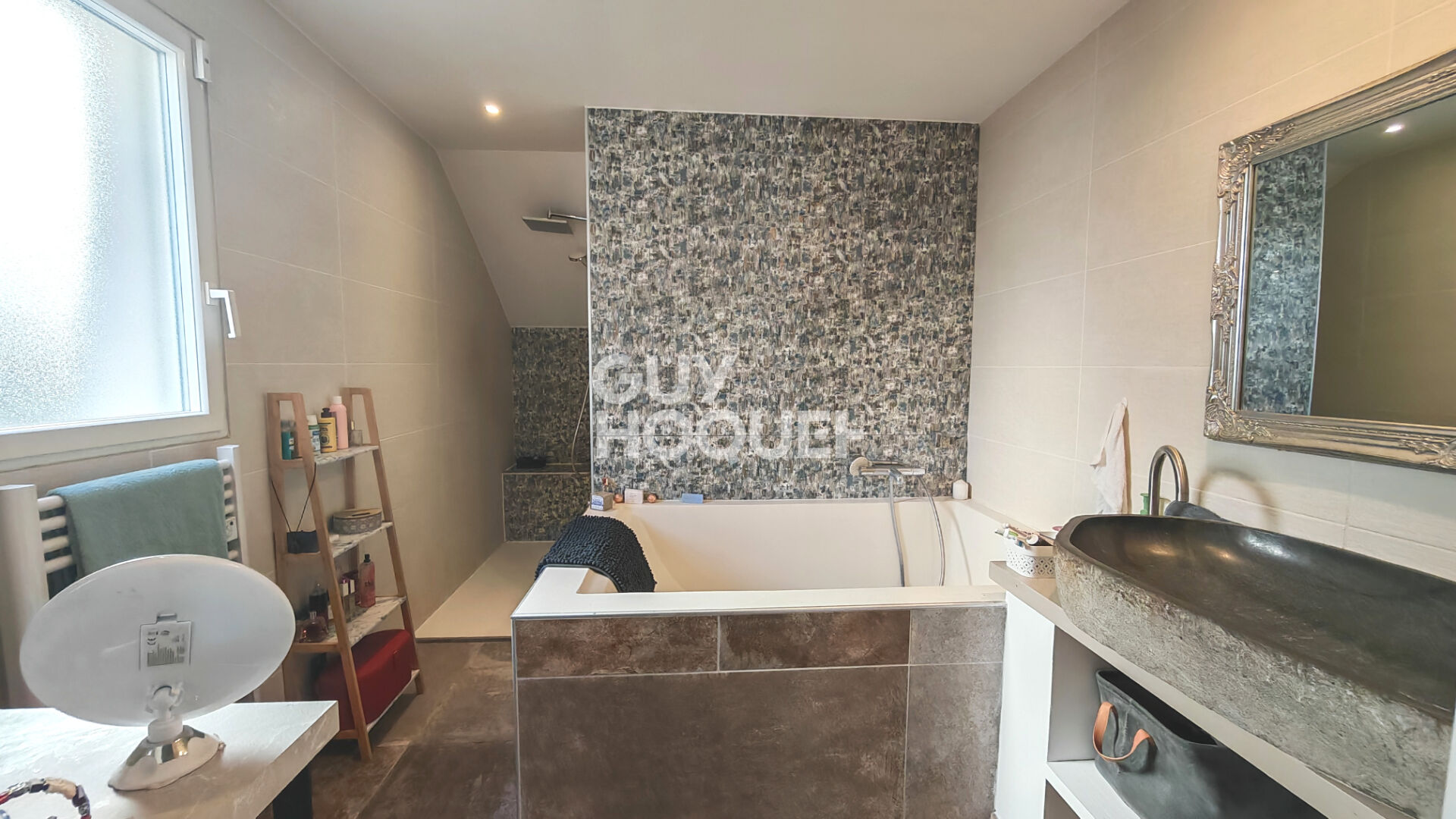 Maison à vendre à Canohès - 5 pièces avec piscine et garage.