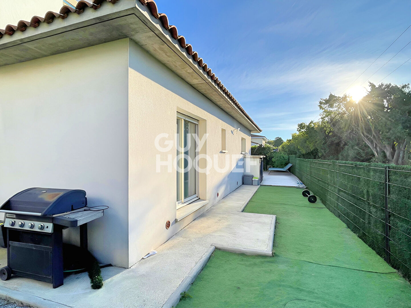 Maison à vendre à Canohès - 5 pièces avec piscine et garage.
