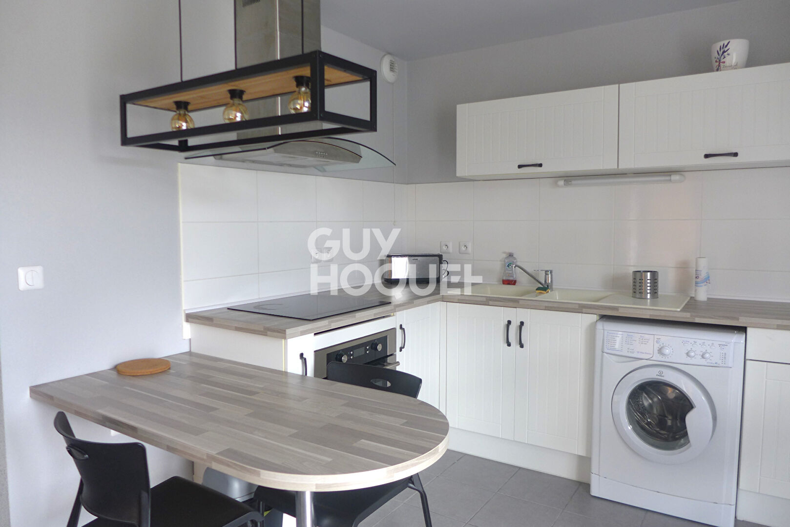 Appartement 2 chambres avec terrasse et stationnement privé