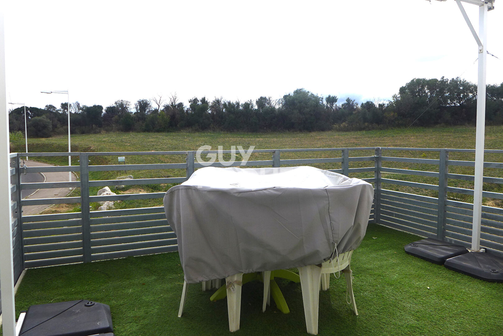 Appartement 2 chambres avec terrasse et stationnement privé