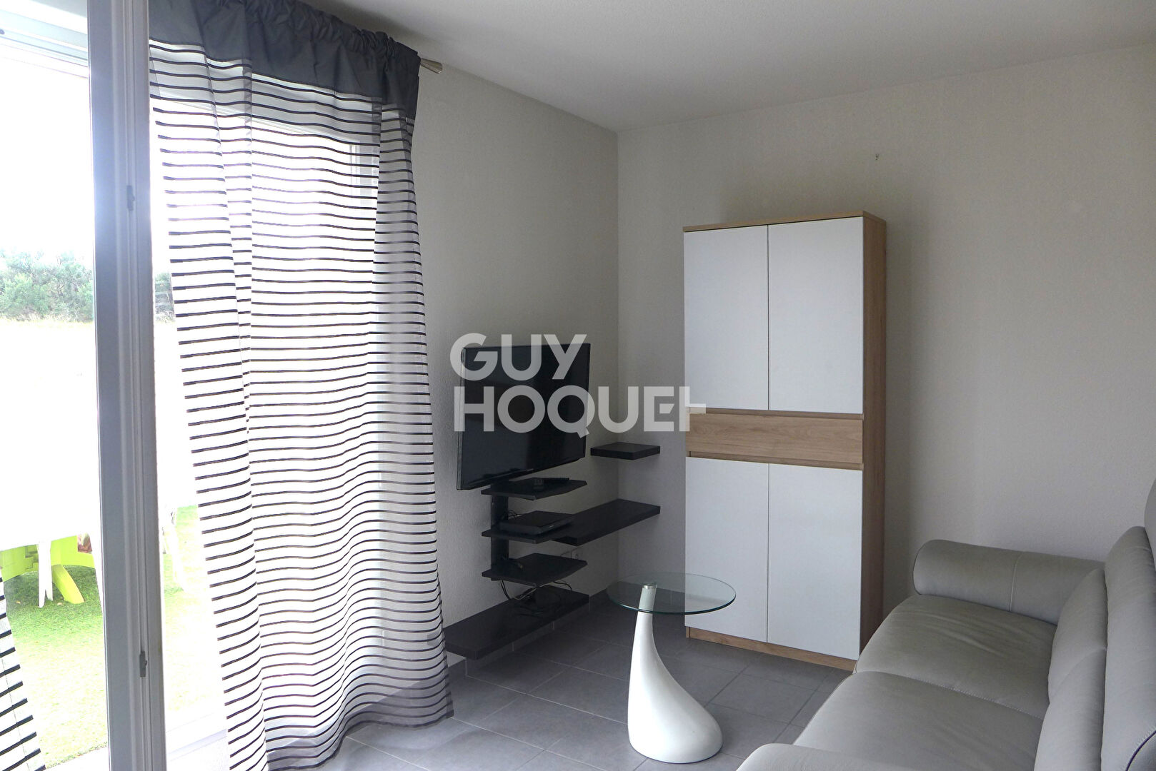 Appartement 2 chambres avec terrasse et stationnement privé