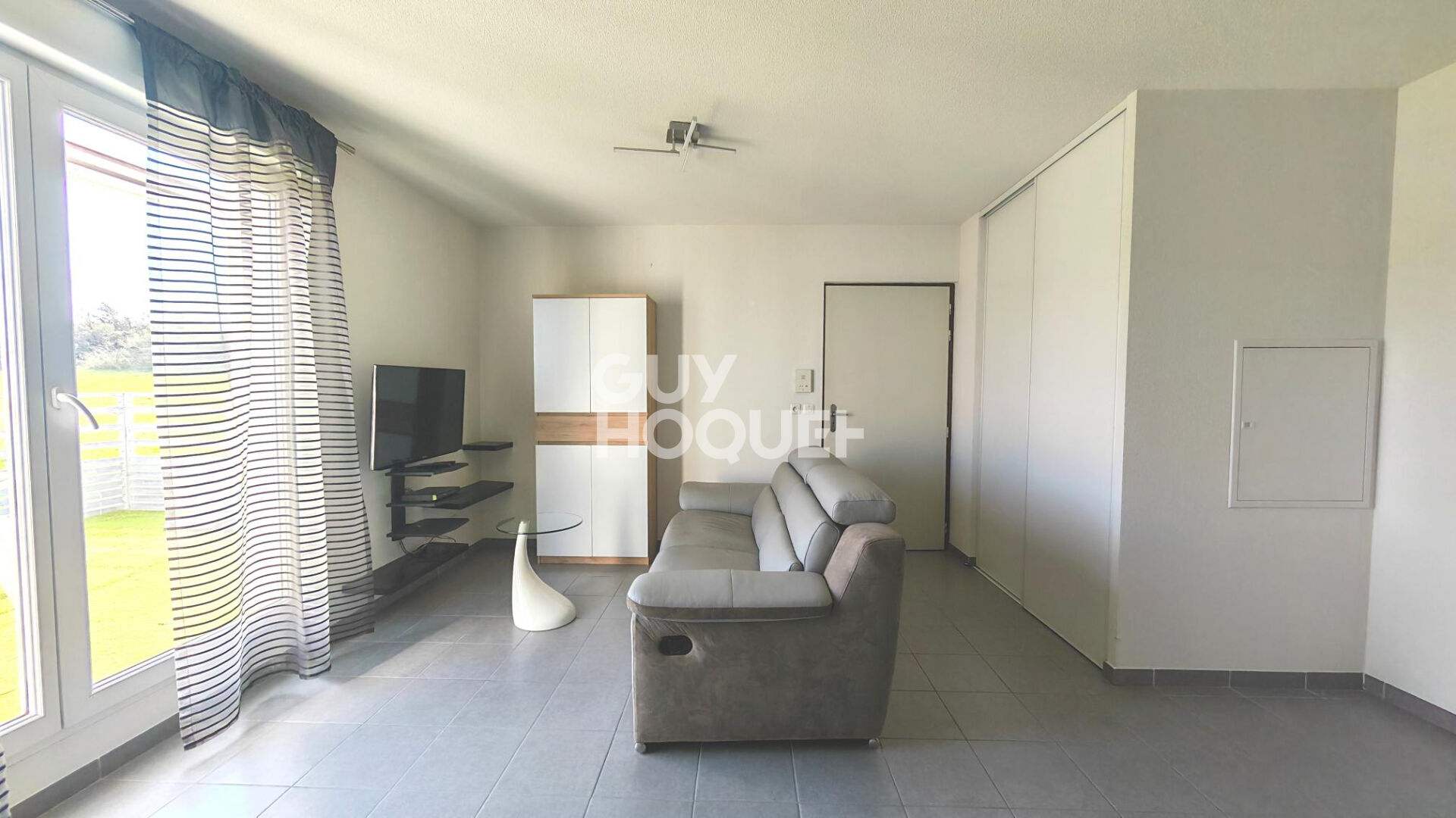 Appartement 2 chambres avec terrasse et stationnement privé