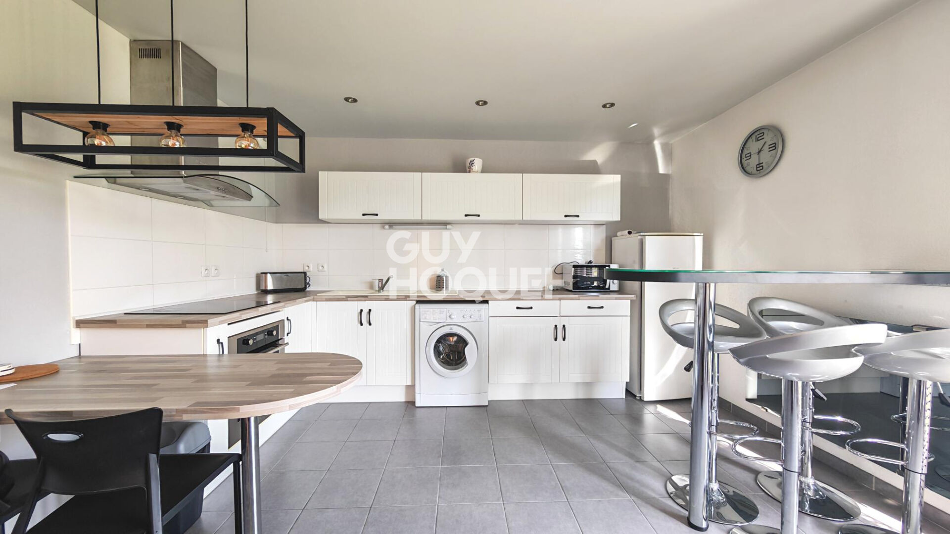 Appartement 2 chambres avec terrasse et stationnement privé