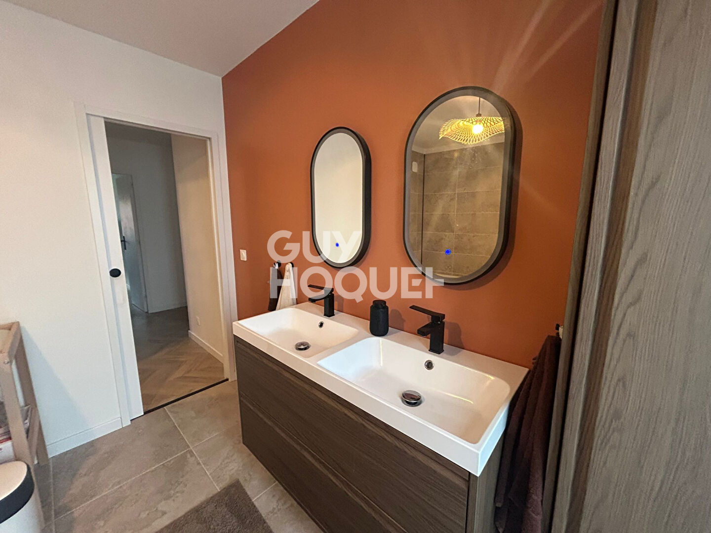 PEZILLA LA RIVIERE Maison familiale entièrement rénovée 2 faces, 6 pièces avec jardin.