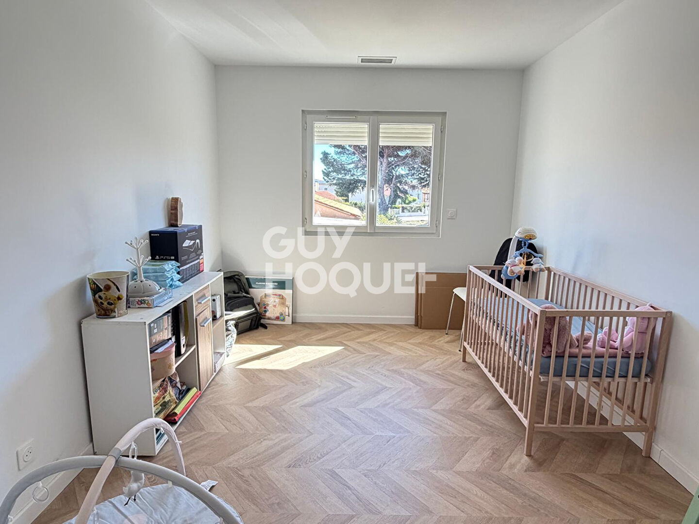 PEZILLA LA RIVIERE Maison familiale entièrement rénovée 2 faces, 6 pièces avec jardin.