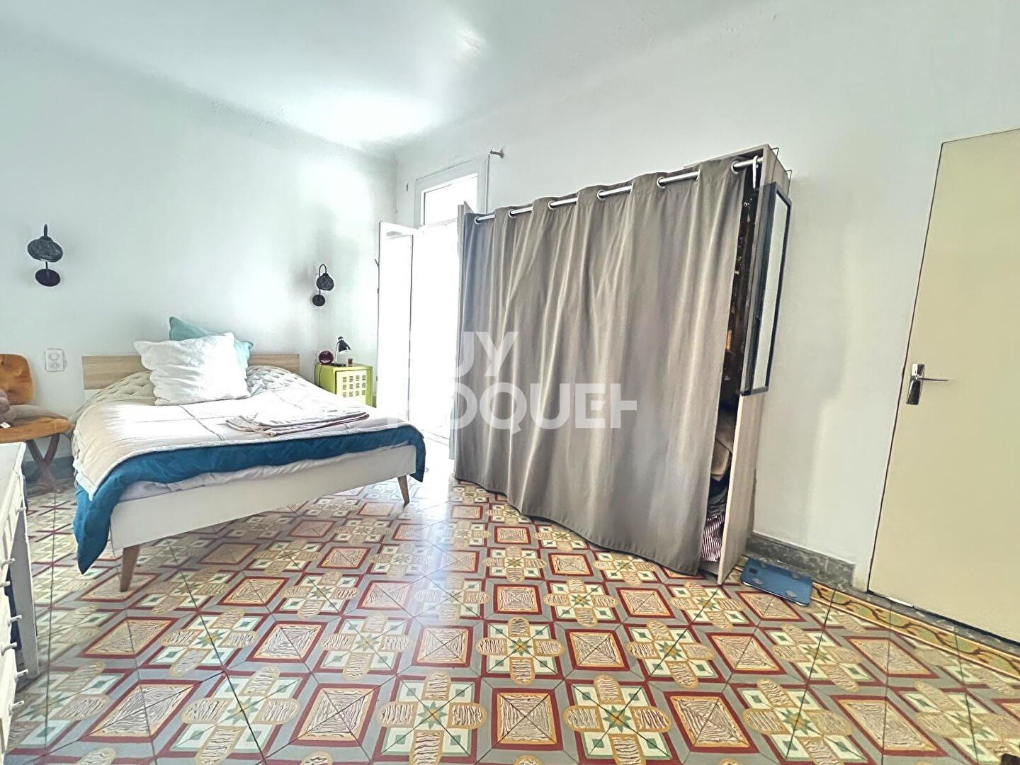 CANOHES, 3 faces, 5 pièces avec un garage, cour et terrasse