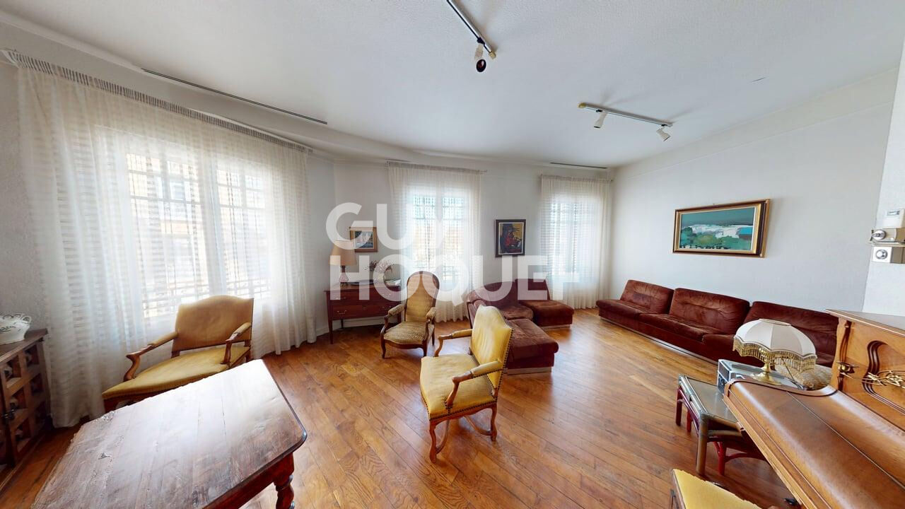 PERPIGNAN en face des Dames de France, Appartement bourgeois, 5 pièces, 140m² avec terrasse.