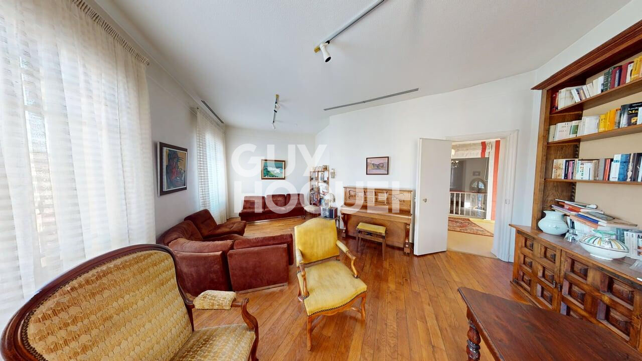 PERPIGNAN en face des Dames de France, Appartement bourgeois, 5 pièces, 140m² avec terrasse.