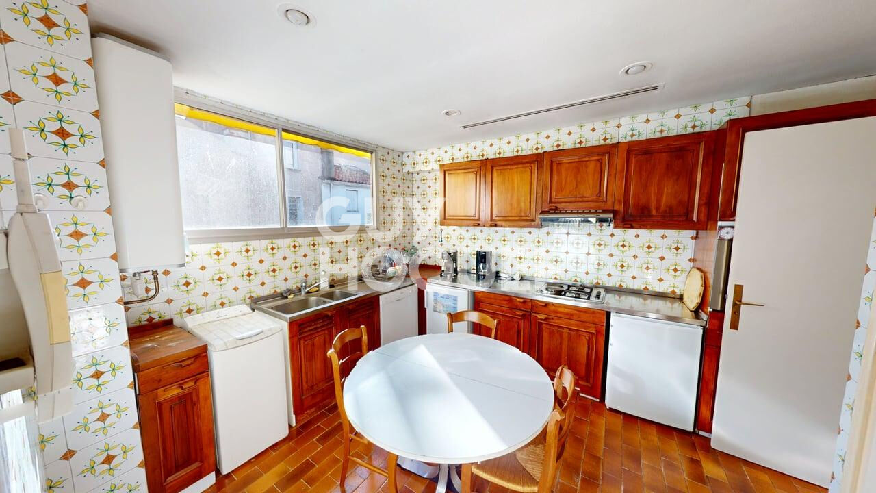 PERPIGNAN en face des Dames de France, Appartement bourgeois, 5 pièces, 140m² avec terrasse.