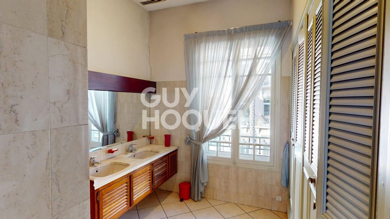 PERPIGNAN en face des Dames de France, Appartement bourgeois, 5 pièces, 140m² avec terrasse.