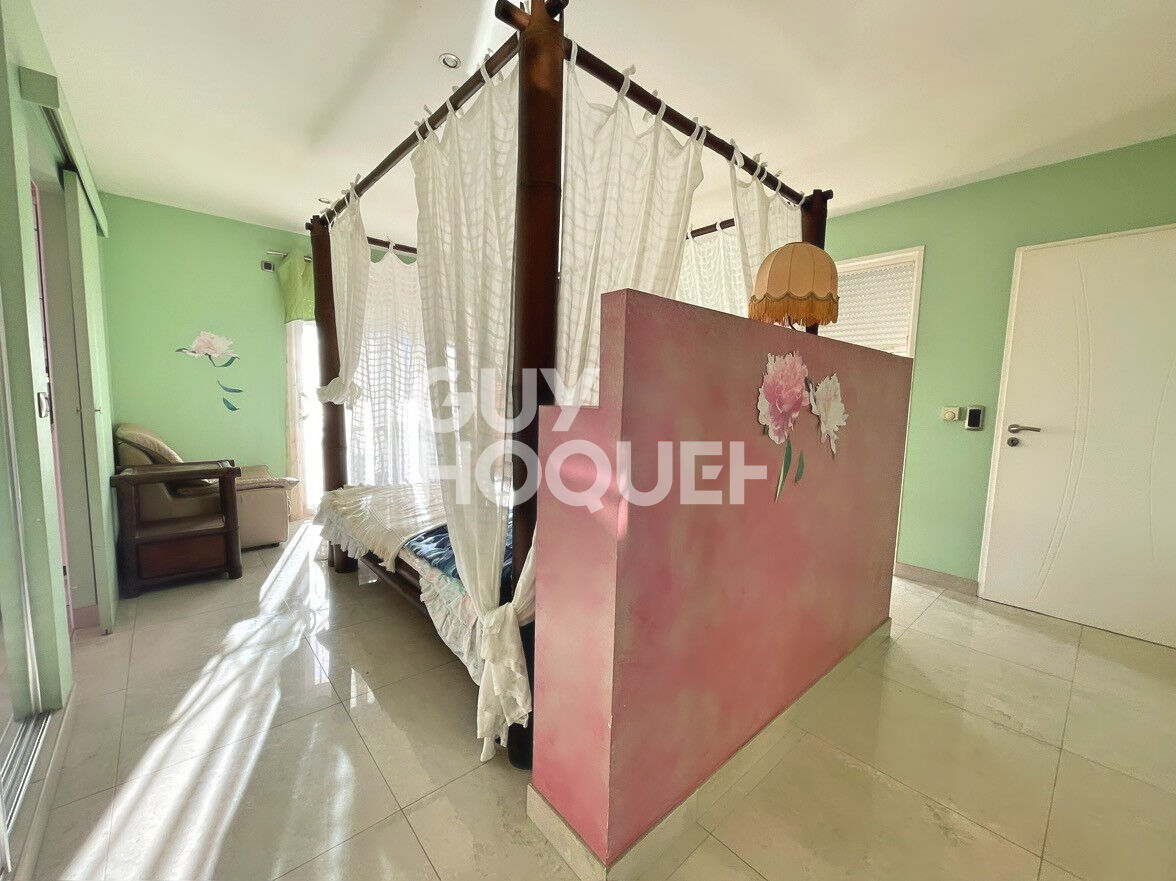 Maison 4 faces, 125 m² de plain-pied, T4, 1300 m² de parcelle