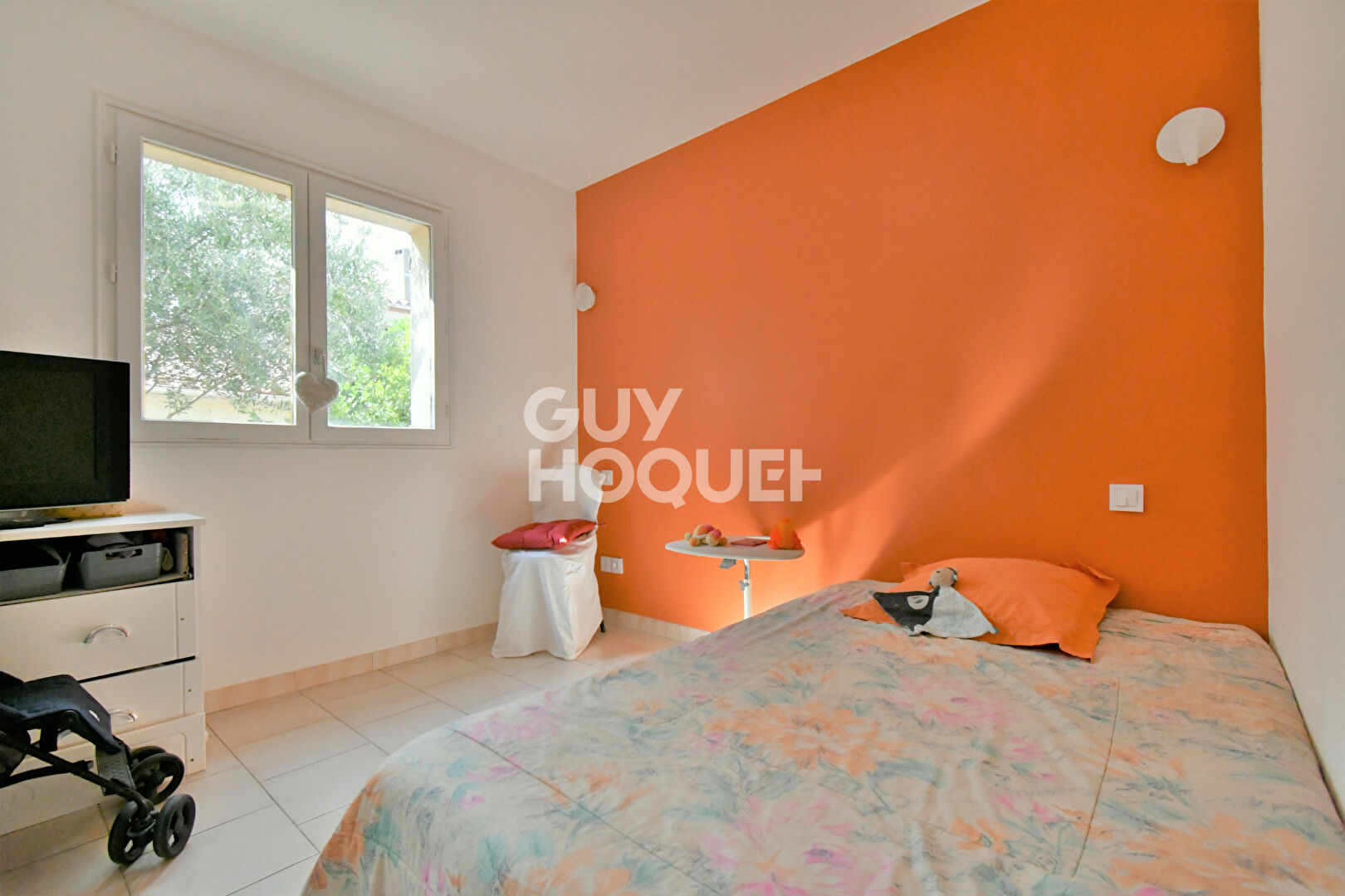 PONTEILLA Maison 3 faces, 5 pièces dont 3 chambres en RDC, avec garage et jardin.