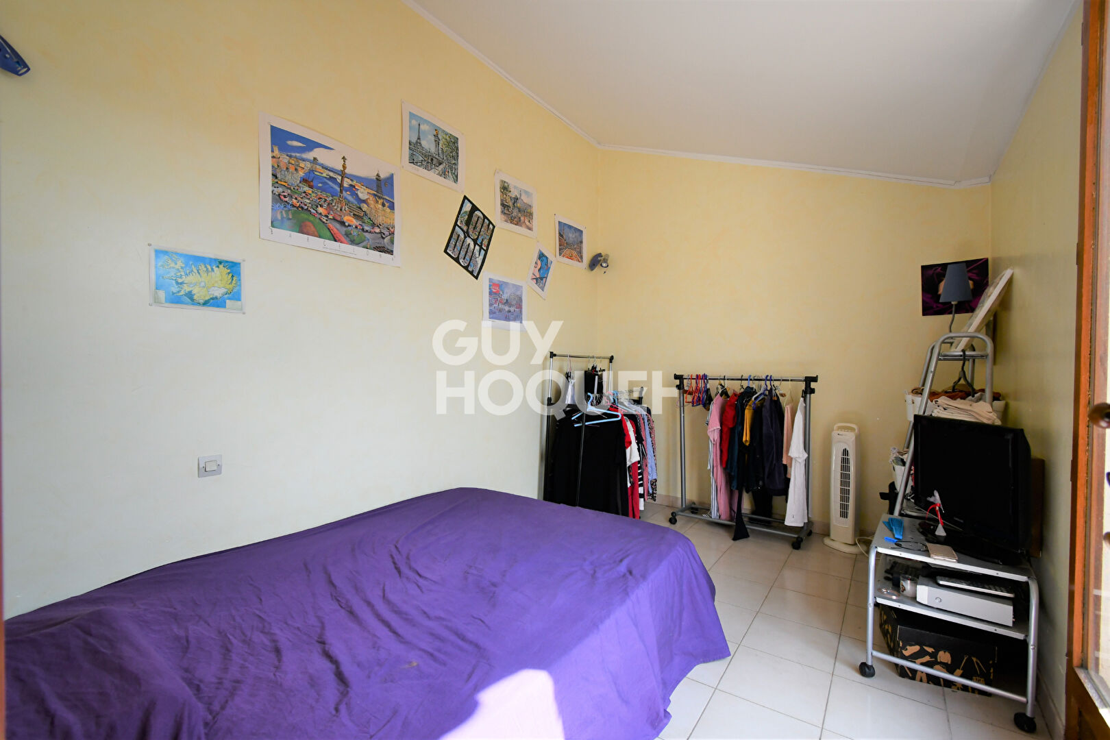 PONTEILLA Maison 3 faces, 5 pièces dont 3 chambres en RDC, avec garage et jardin.