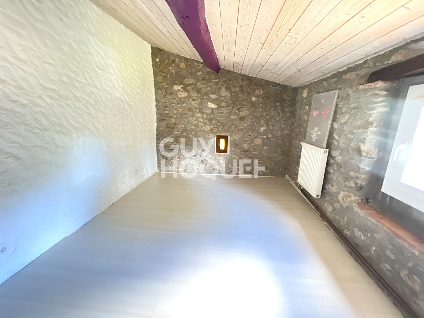 MAS EN PIERRE DE CARACTERE