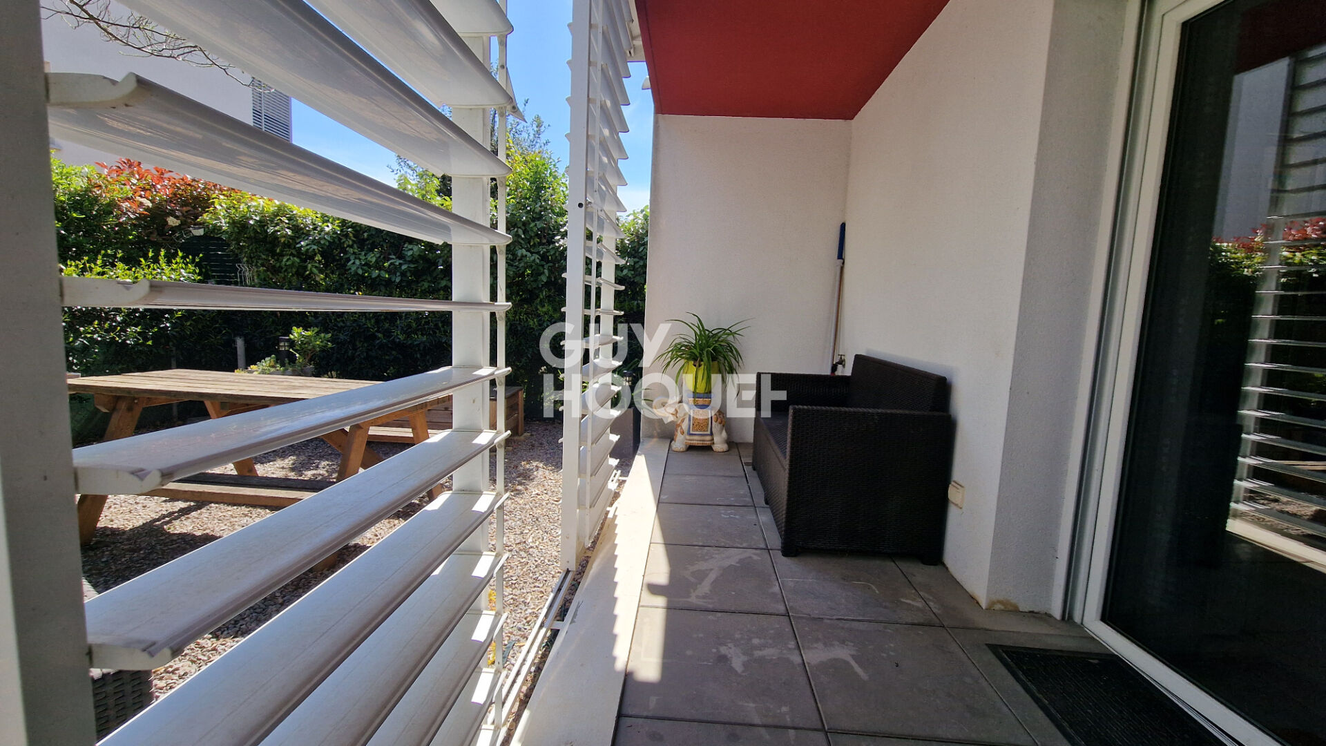 CANOHES Charmant T2 de 43 m² lumineux avec jardin et 2 places de parking fermées.