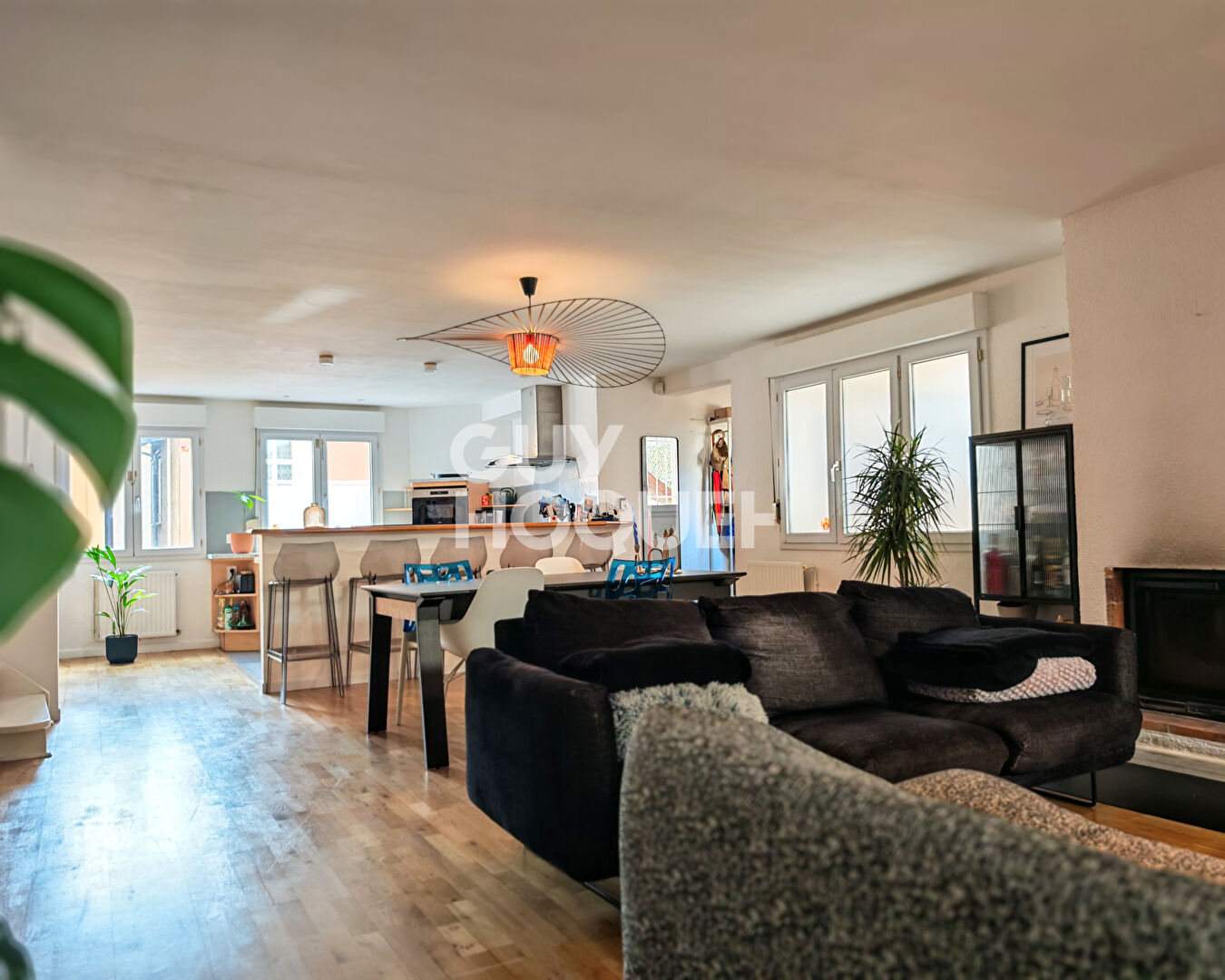 PERPIGNAN Quartier de la gare, à vendre maison familiale 7 pièces avec terrasse, cour et parking