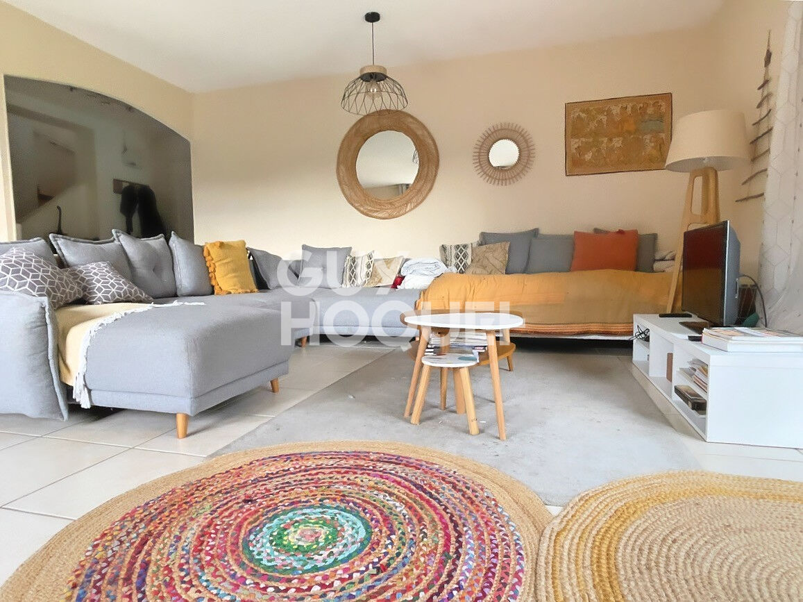 Maison à vendre à Canohès, 4 faces, 5 pièces, 3 chambres, garage, piscine, dépendance