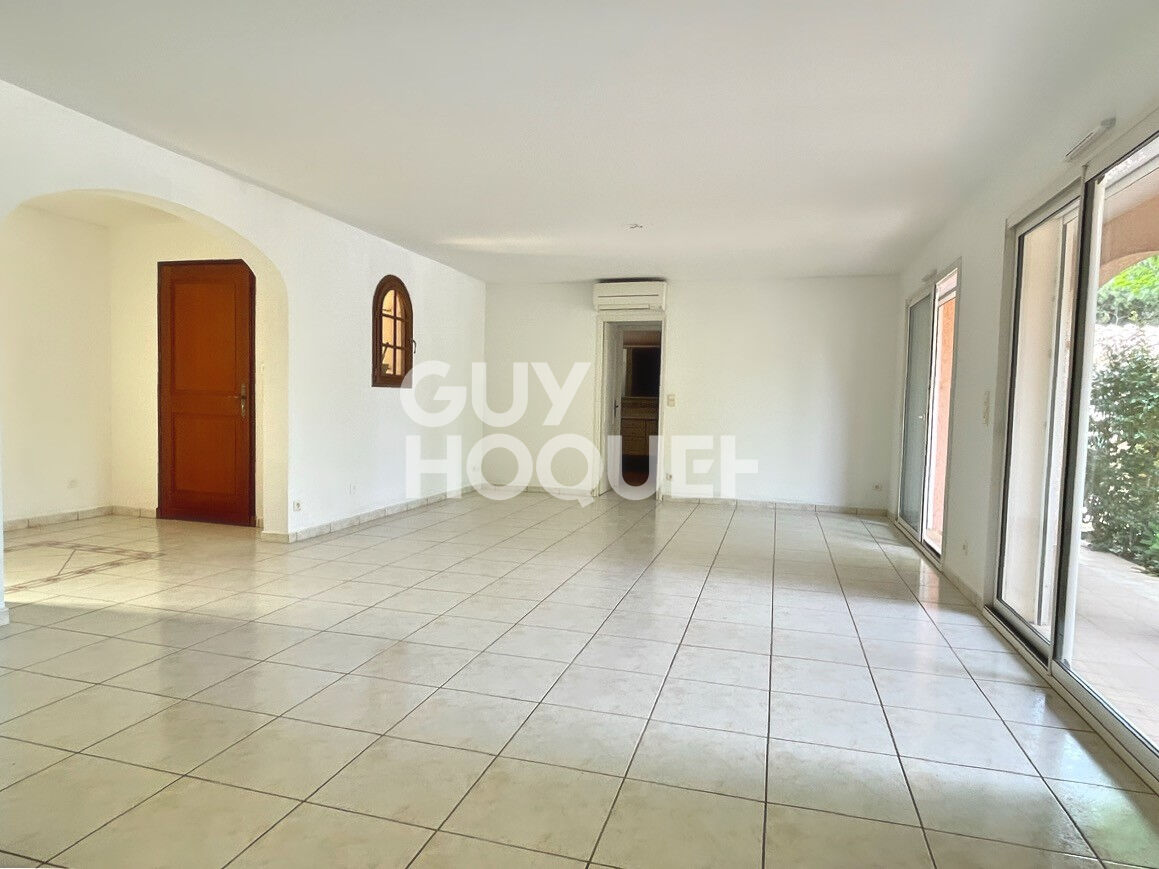 Maison Canohes 5 pièces 125 m2avec garage et piscine