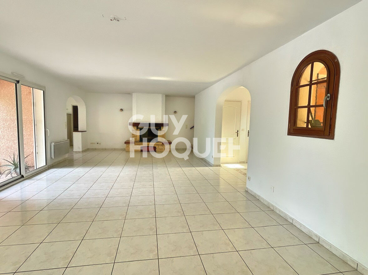 Maison Canohes 5 pièces 125 m2avec garage et piscine