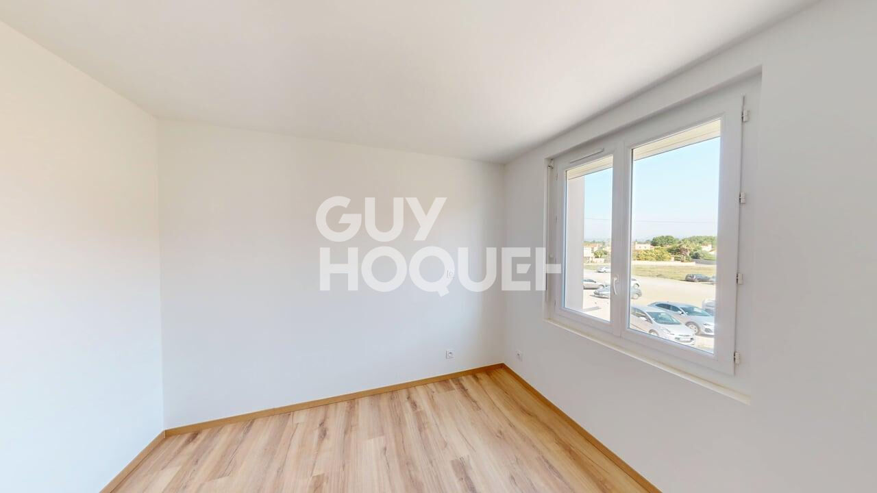 CANOHES Appartement de type T3 entièrement rénové avec grand garage.