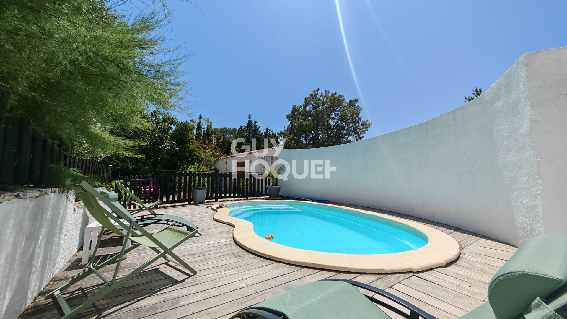 Proche Le Soler, Propriété multi-habitation, maison principale + 2 appartements sur 1560m² hors lotissement.