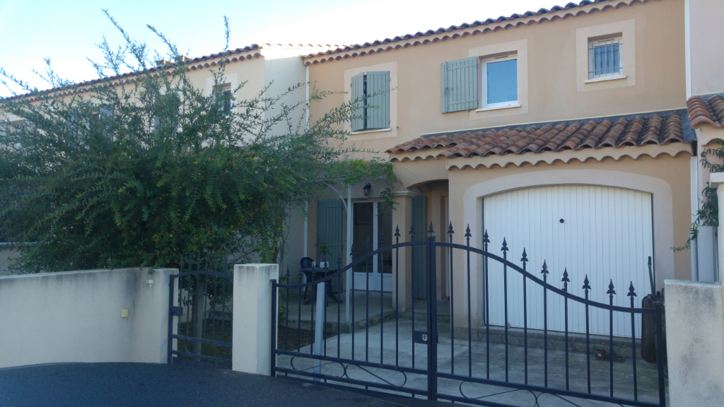 À vendre à MONTEUX (84170), maison d'une surface habitable de 93 m².