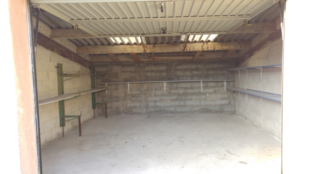 Parking / box Carpentras 23 m2