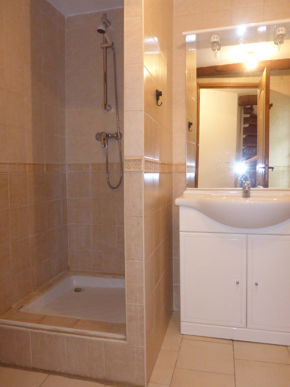 Maison 3 pièces d'une surface habitable de 60 m² à louer à CARPENTRAS (84200).