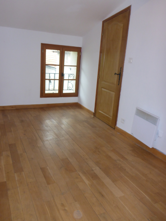 Maison 3 pièces d'une surface habitable de 60 m² à louer à CARPENTRAS (84200).