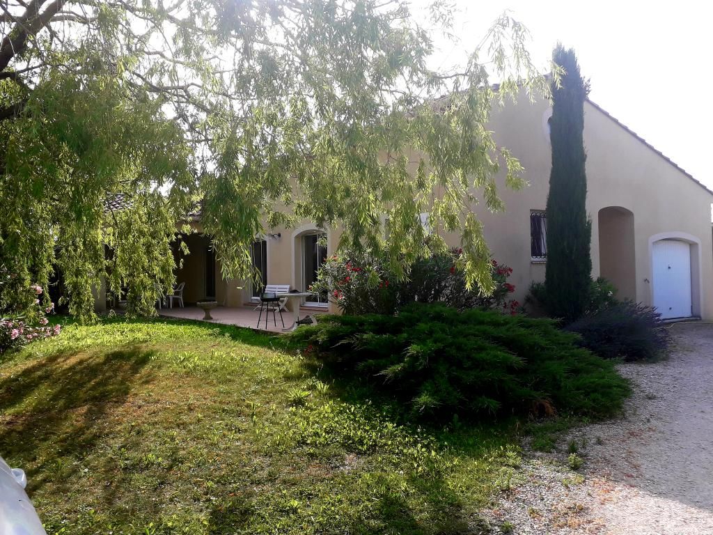 Maison d'environ 120 m² à vendre à PERNES LES FONTAINES (84210).